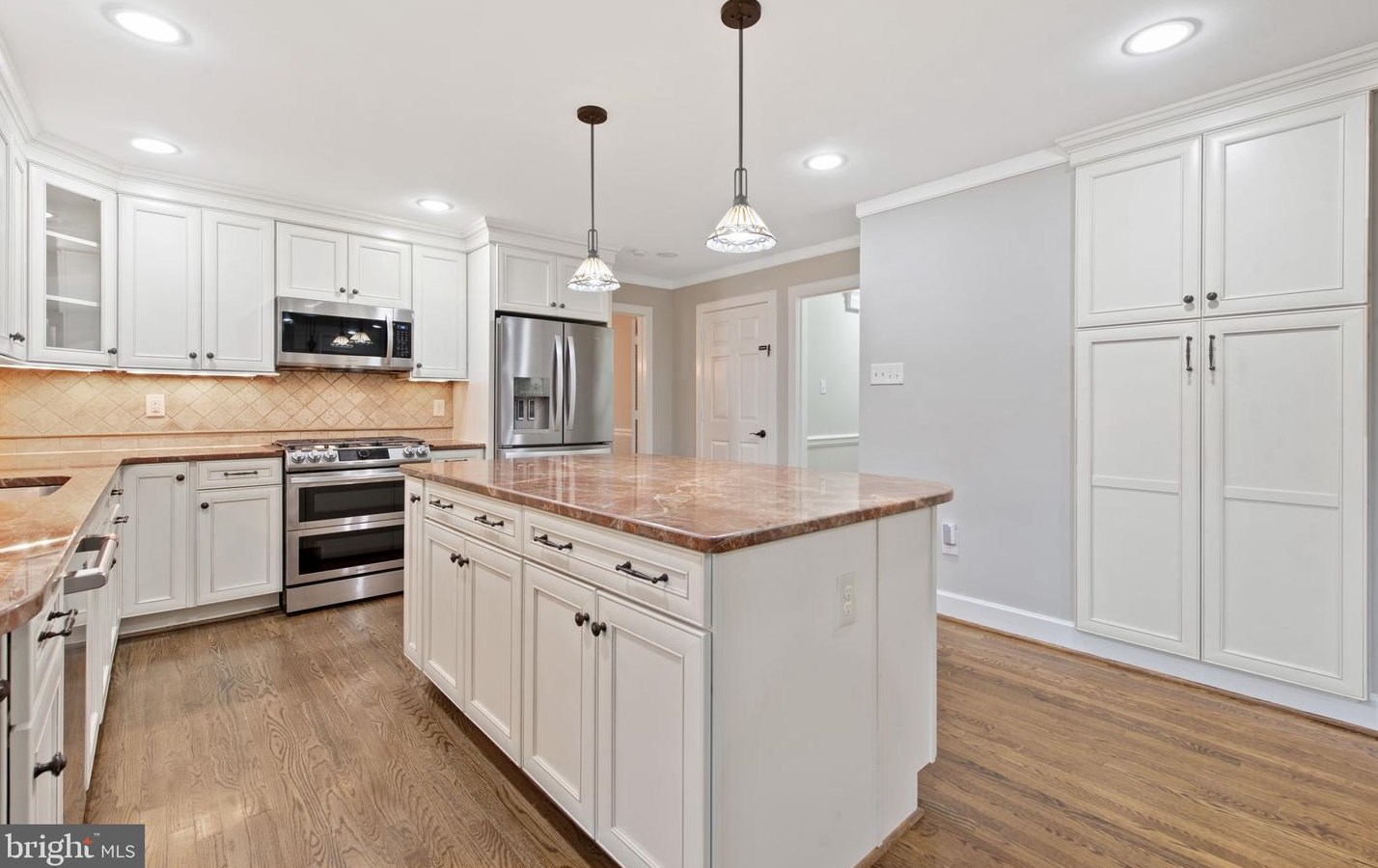 2821 Rifle Ridge Rd, Vienna VA  22124-1204 exterior