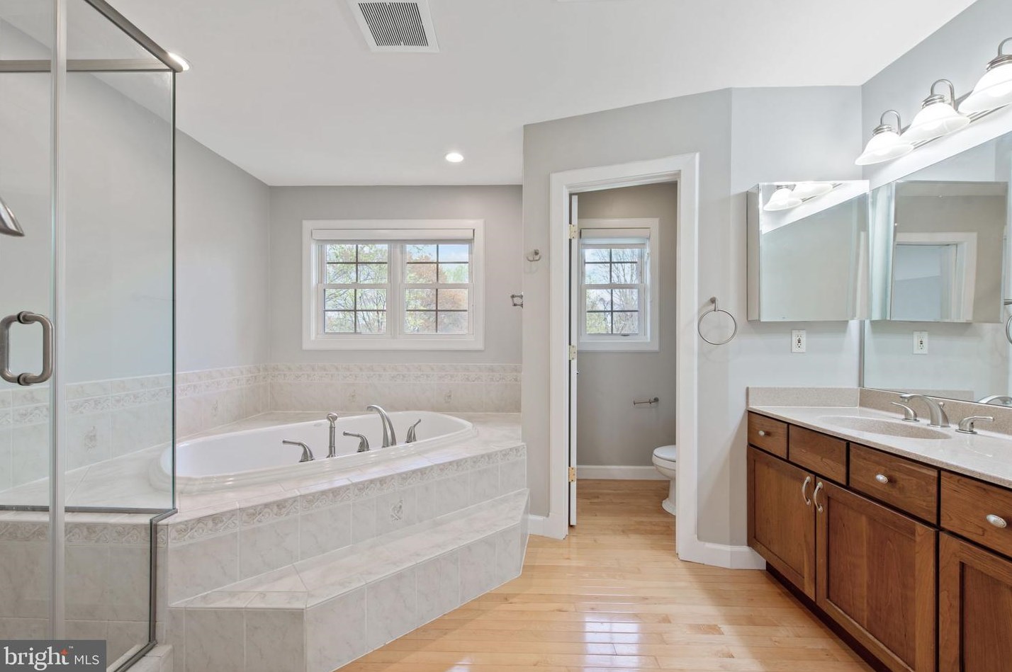 2821 Rifle Ridge Rd, Vienna VA  22124-1204 exterior