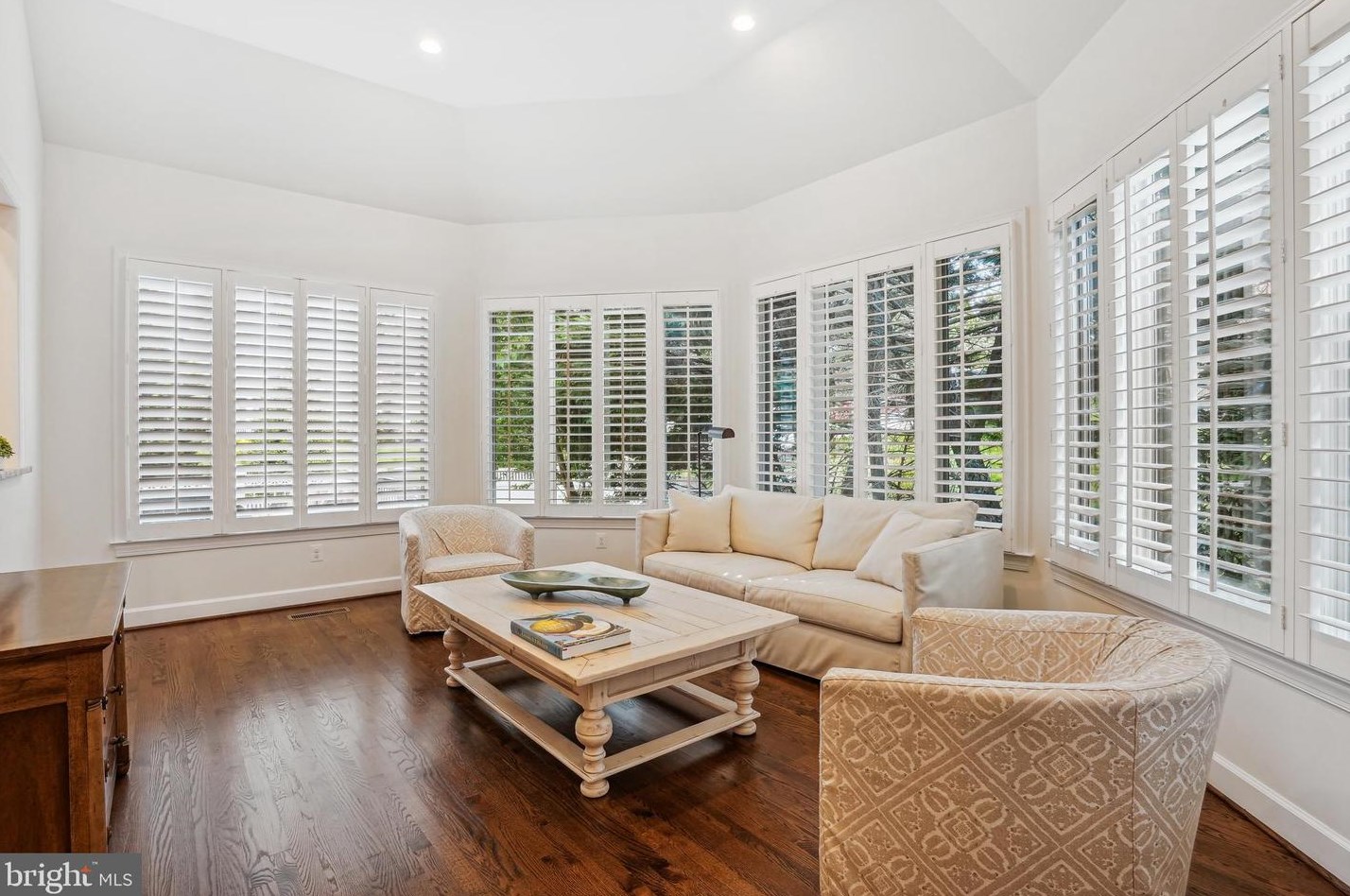 1035 Carper St, Mc Lean VA 22101-2106 exterior