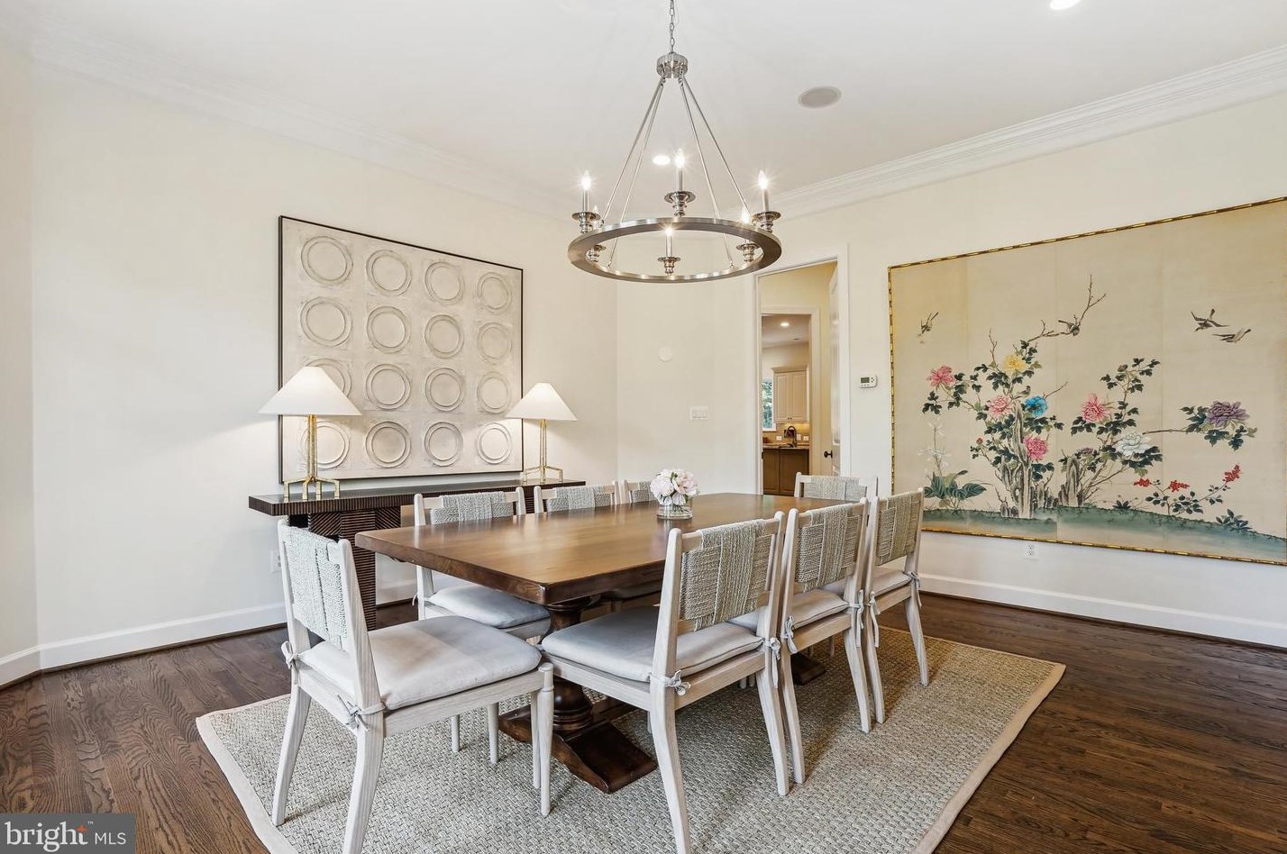 1035 Carper St, Mc Lean VA 22101-2106 exterior