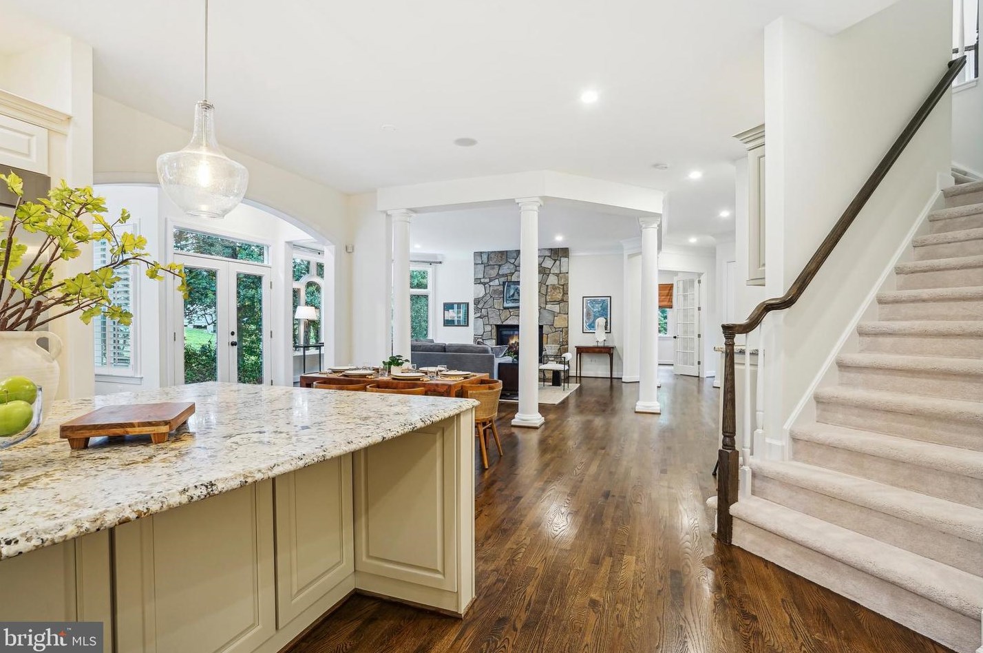 1035 Carper St, Mc Lean VA 22101-2106 exterior