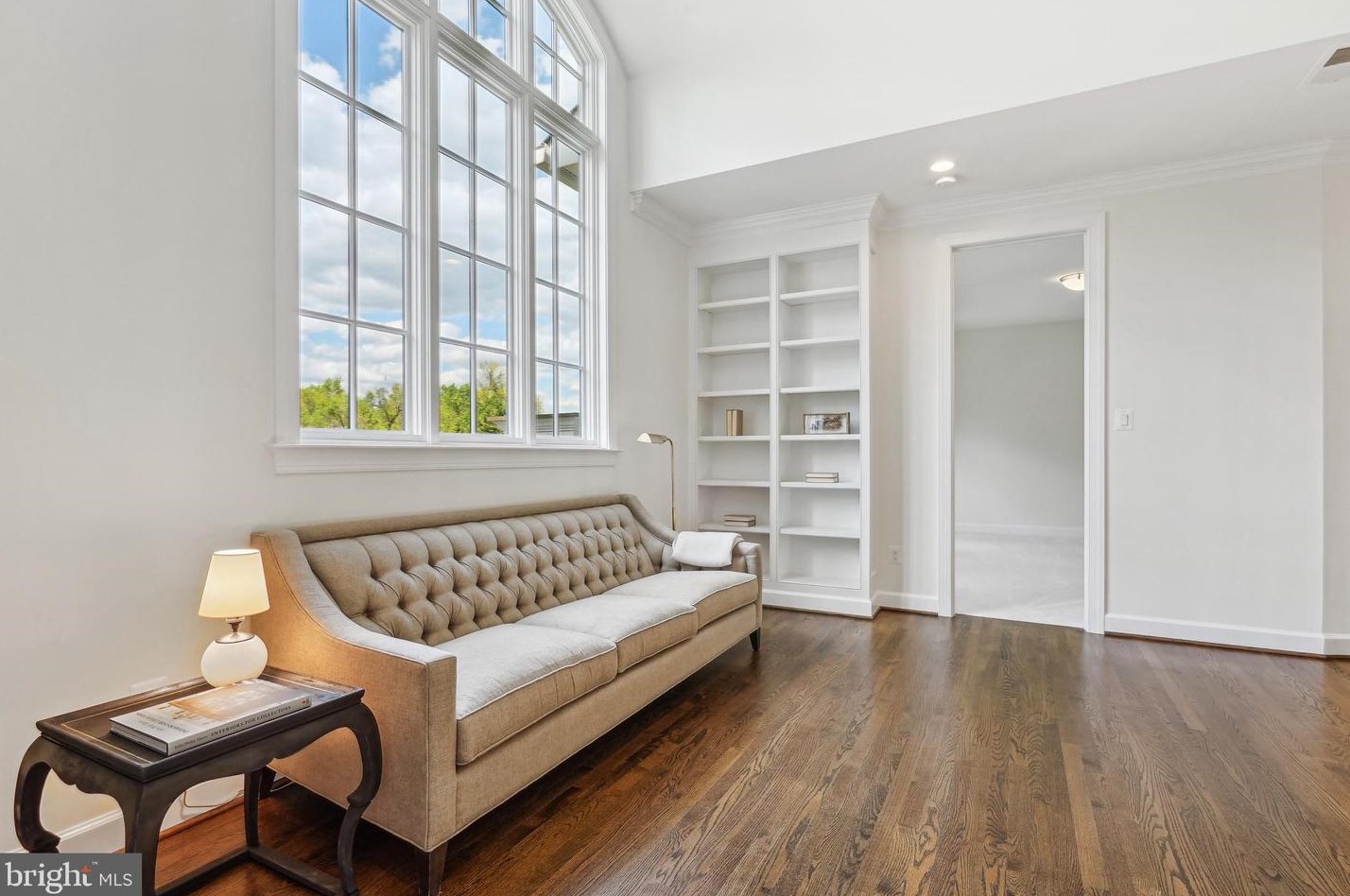 1035 Carper St, Mc Lean VA 22101-2106 exterior