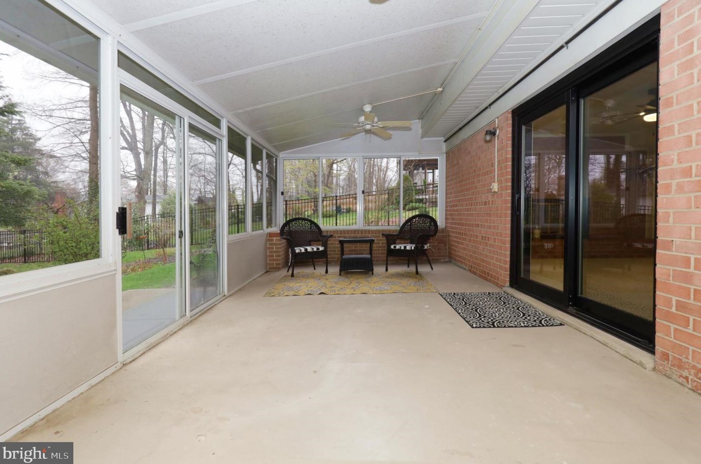 6710 Reynard Dr, Springfield VA  22152-2760 exterior