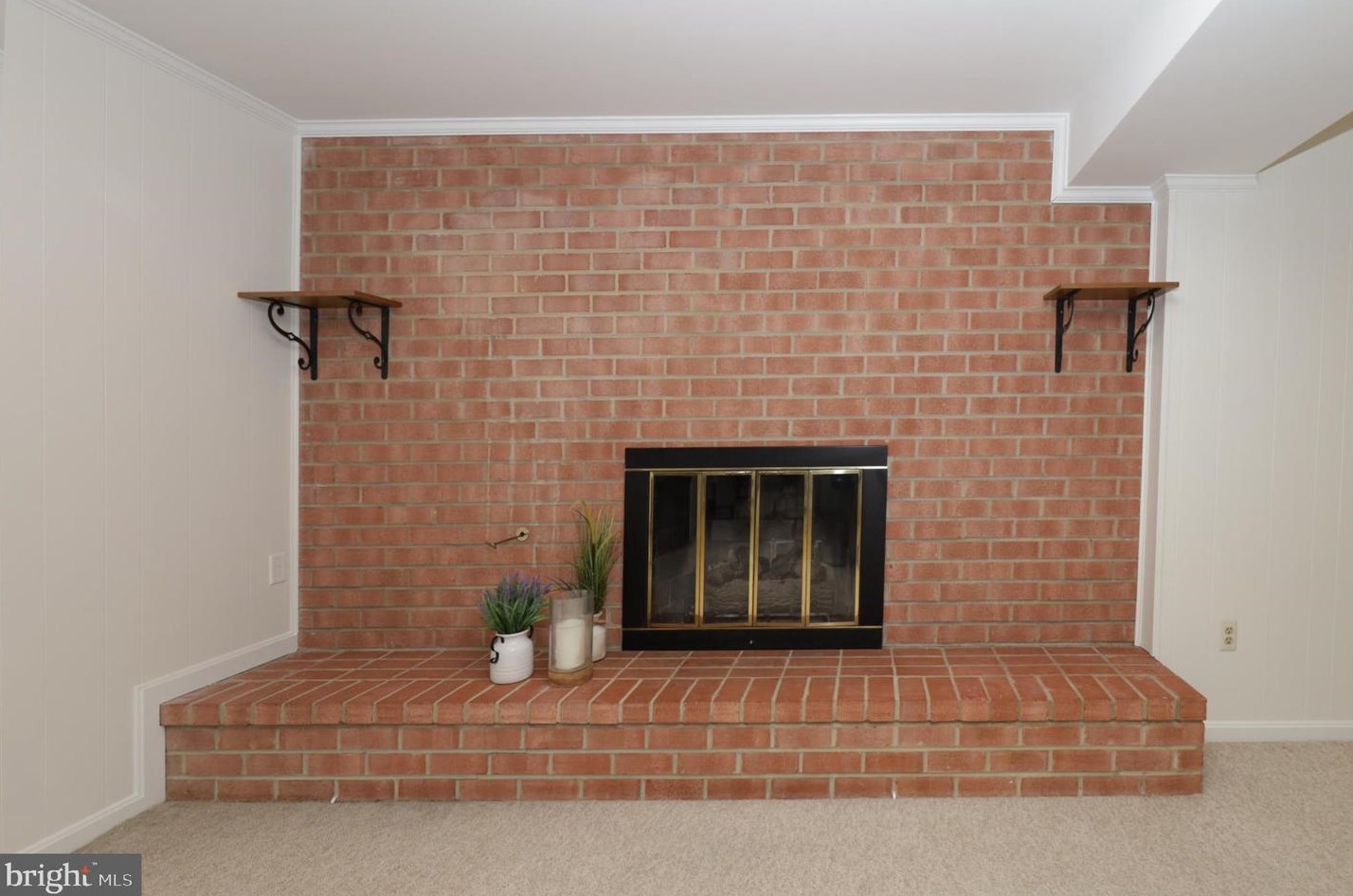 6710 Reynard Dr, Springfield VA  22152-2760 exterior