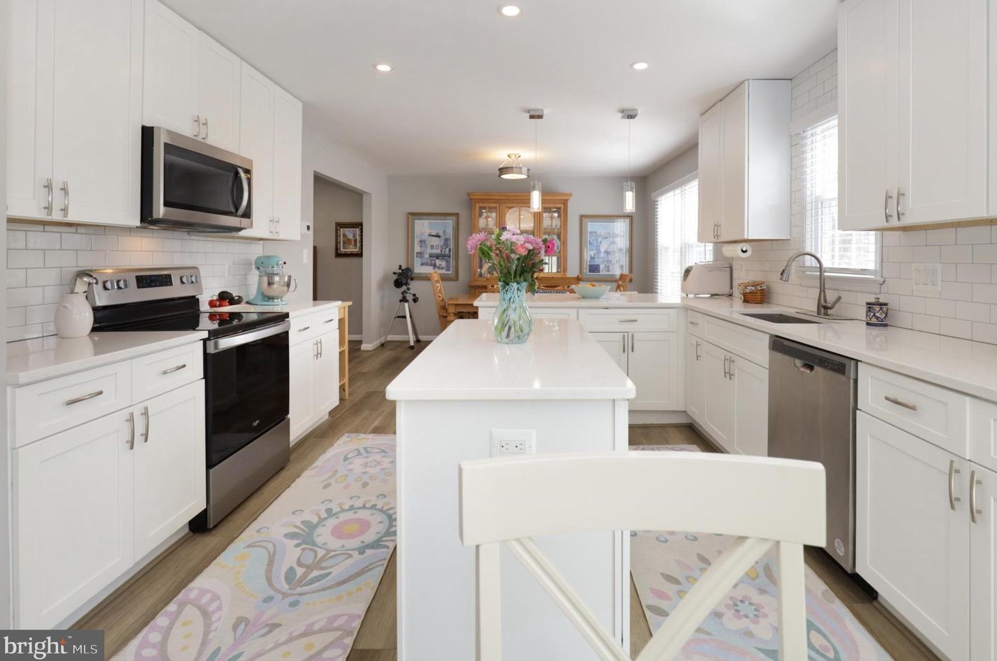 7923 Lake Pleasant Dr, Springfield VA  22153-2750 exterior