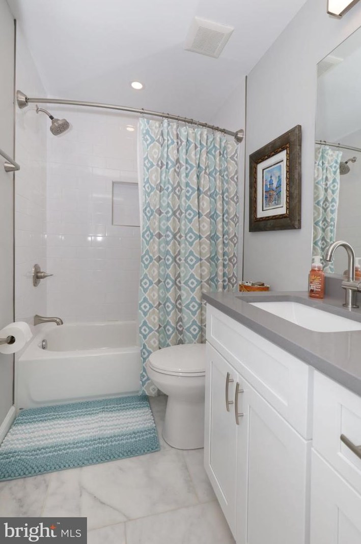 7923 Lake Pleasant Dr, Springfield VA  22153-2750 exterior