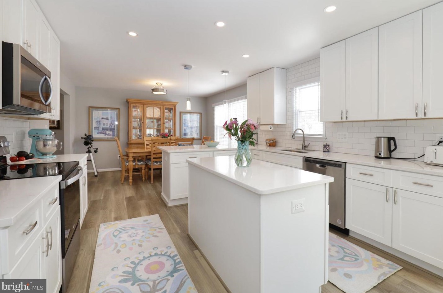 7923 Lake Pleasant Dr, Springfield VA  22153-2750 exterior