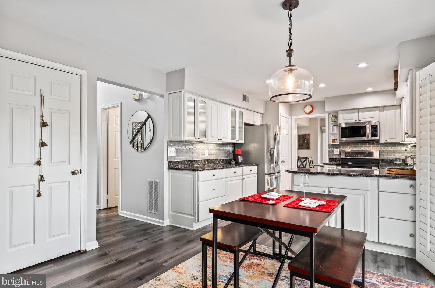 5574 Cedar Break Dr, Centreville VA  20120-3325 exterior