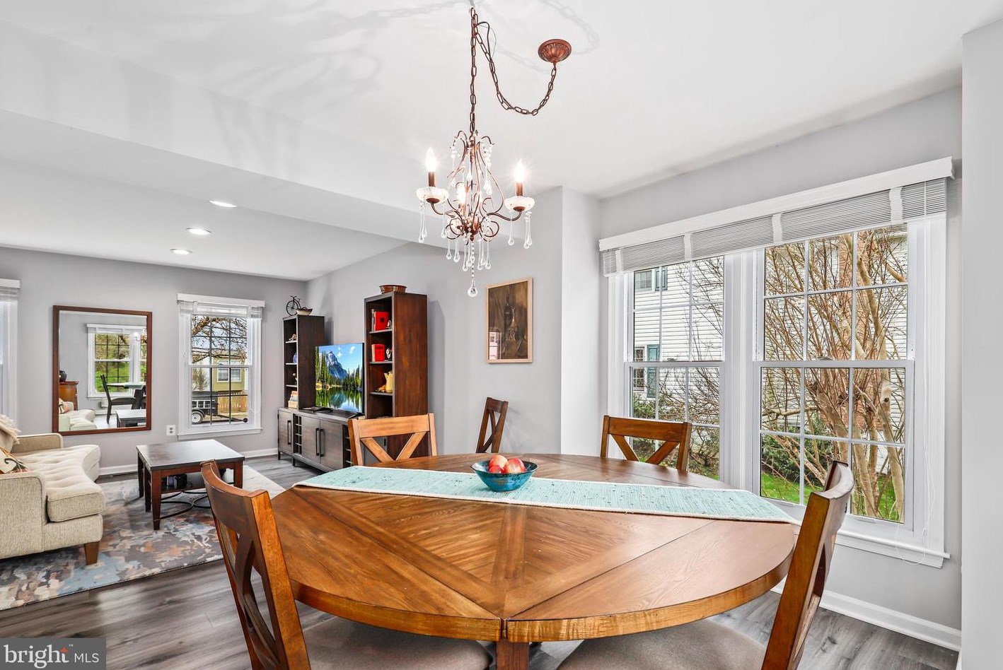 5574 Cedar Break Dr, Centreville VA  20120-3325 exterior