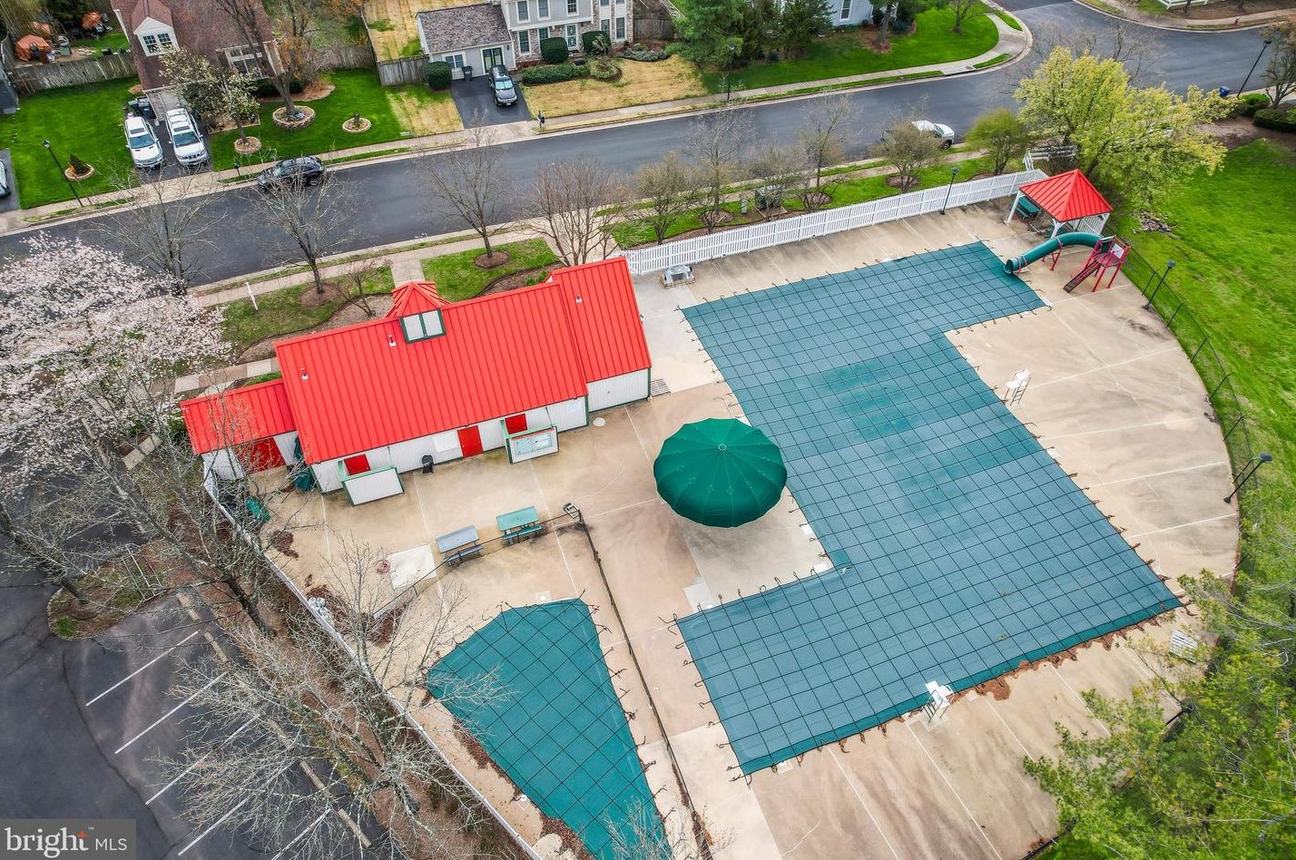 5574 Cedar Break Dr, Centreville VA  20120-3325 exterior