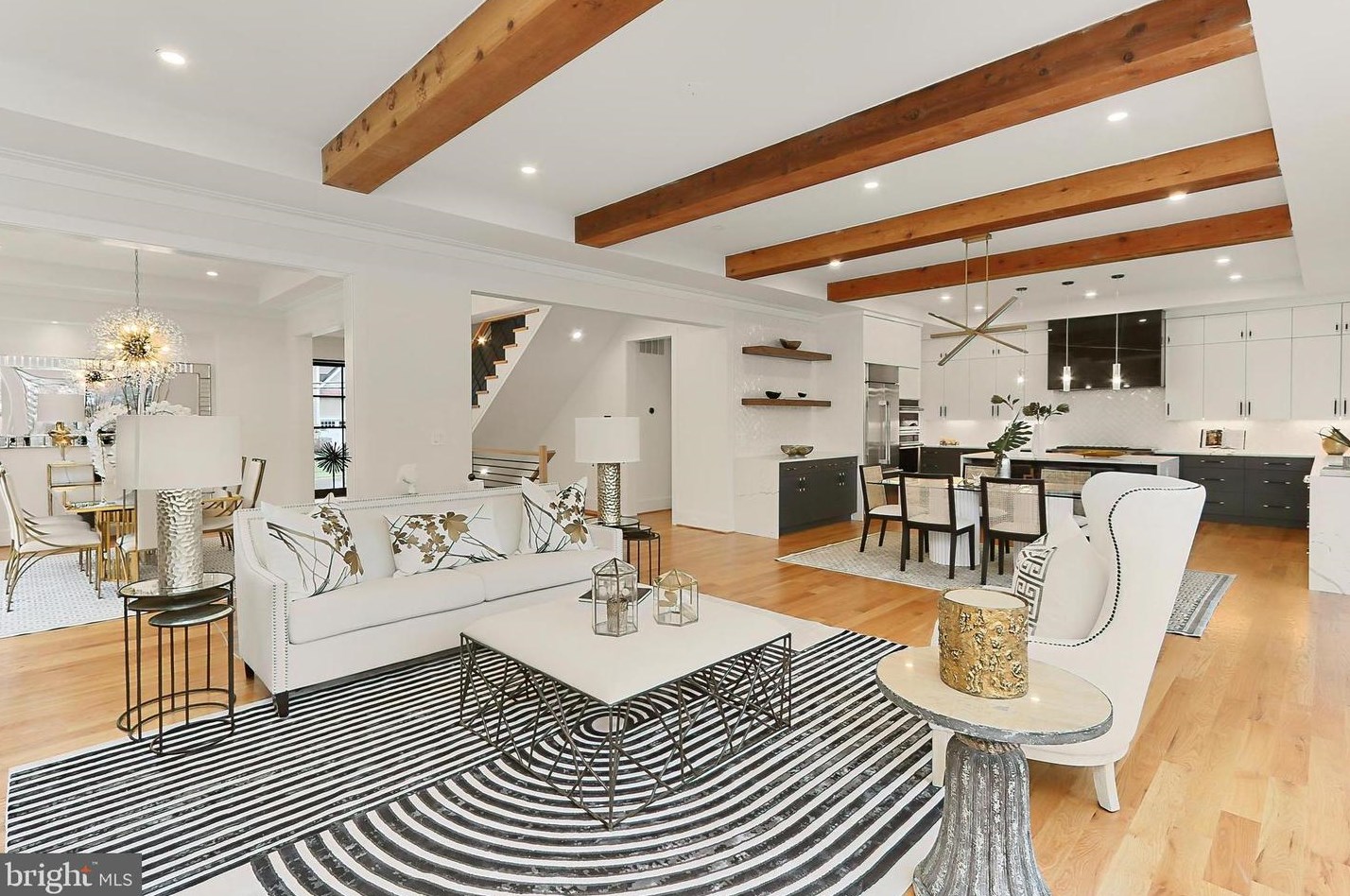 1206 Cottage St, Vienna VA  22180-6704 exterior