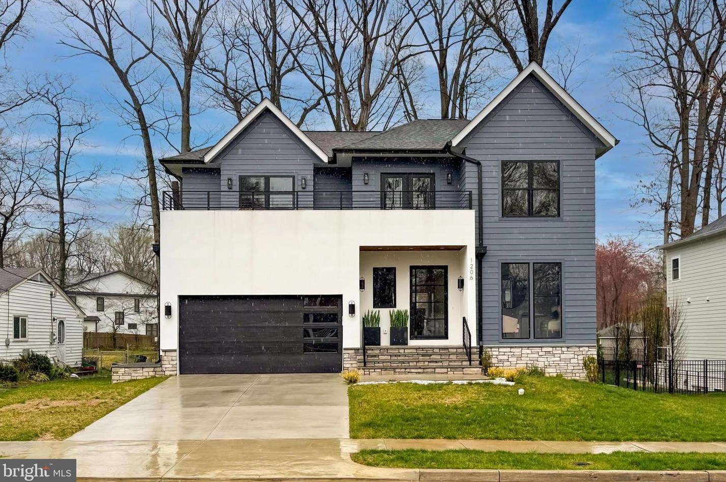 1206 Cottage St, Vienna VA  22180-6704 exterior