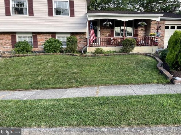 8469 Yellow Leaf Ct, Springfield VA  22153-2522 exterior