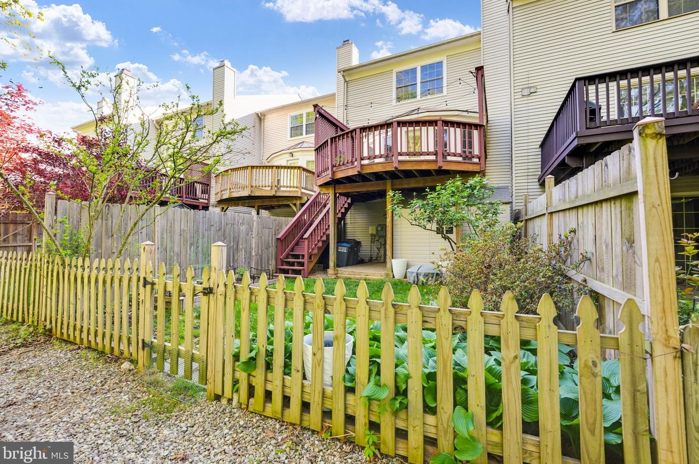6740 Sunset Woods Ct, Springfield VA  22015-4241 exterior