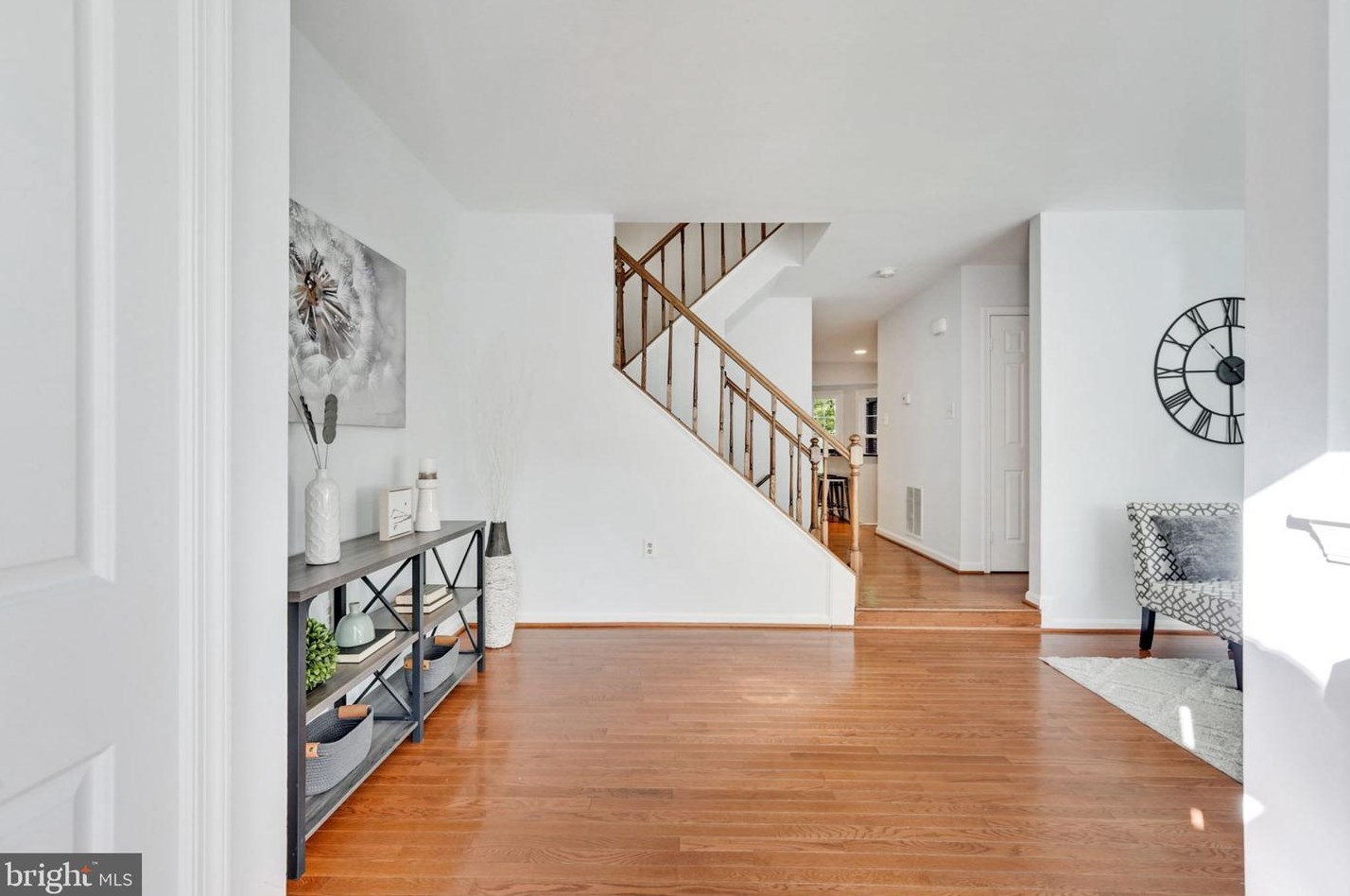 6740 Sunset Woods Ct, Springfield VA  22015-4241 exterior
