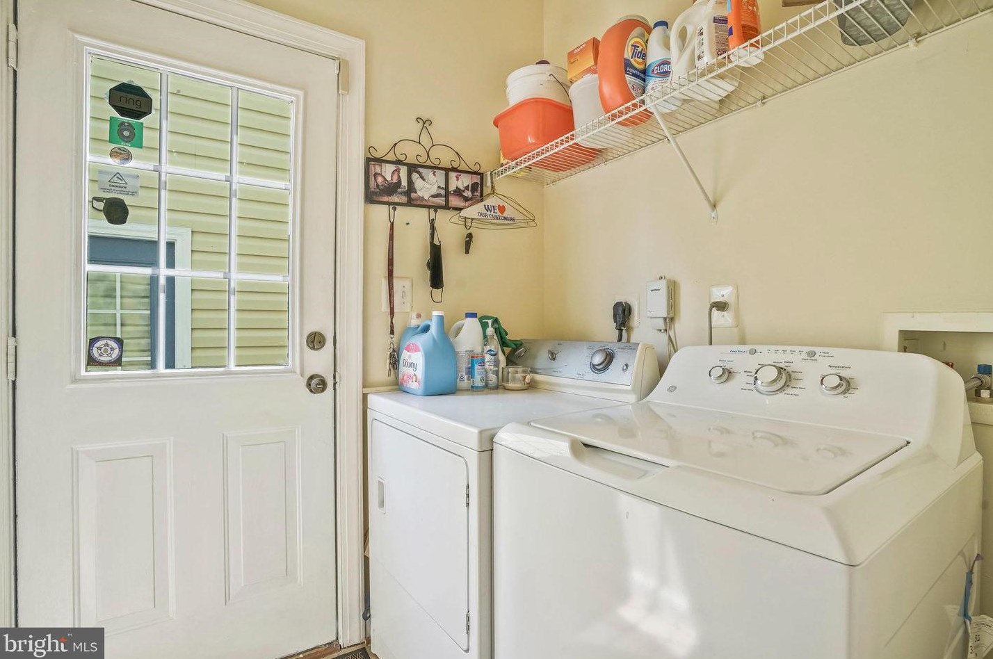 8148 Gilroy Dr, Lorton VA 22079-2938 exterior