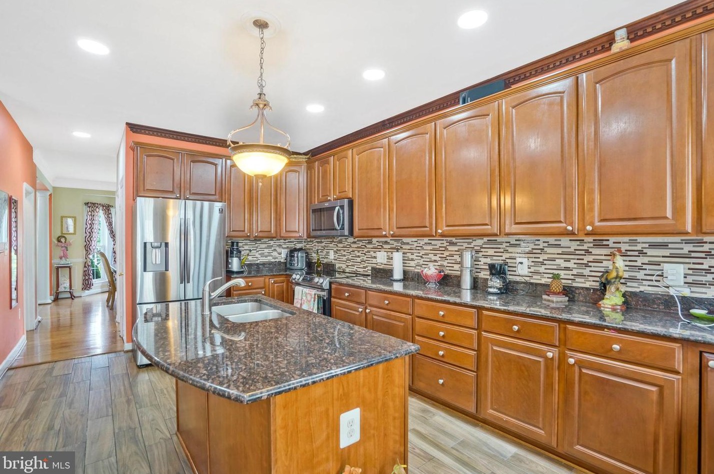 8148 Gilroy Dr, Lorton VA 22079-2938 exterior