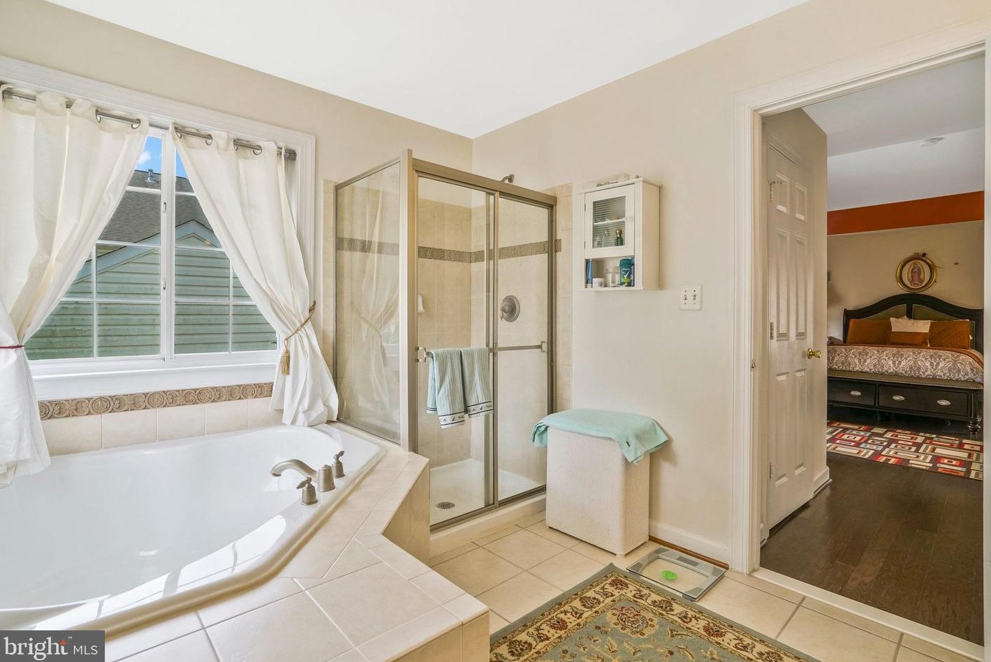 8148 Gilroy Dr, Lorton VA 22079-2938 exterior