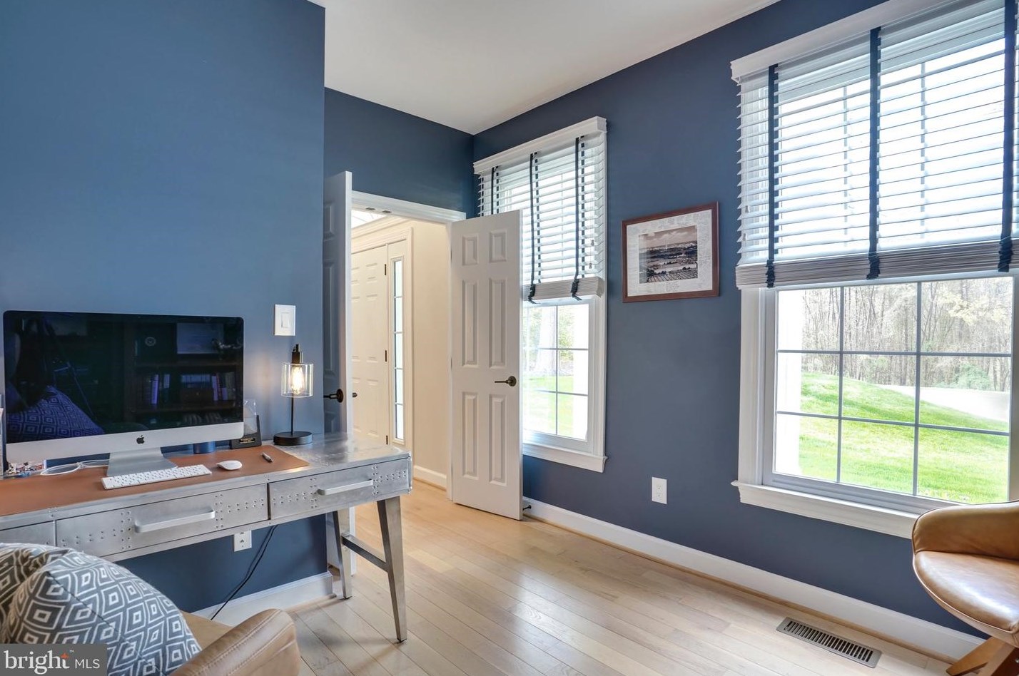 10106 Deckhand Dr, Springfield VA  22015-3933 exterior