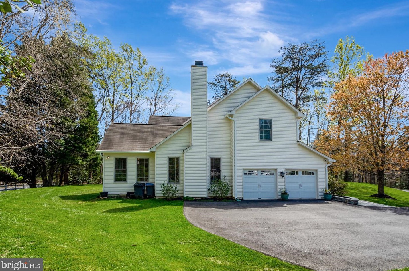 10106 Deckhand Dr, Springfield VA  22015-3933 exterior