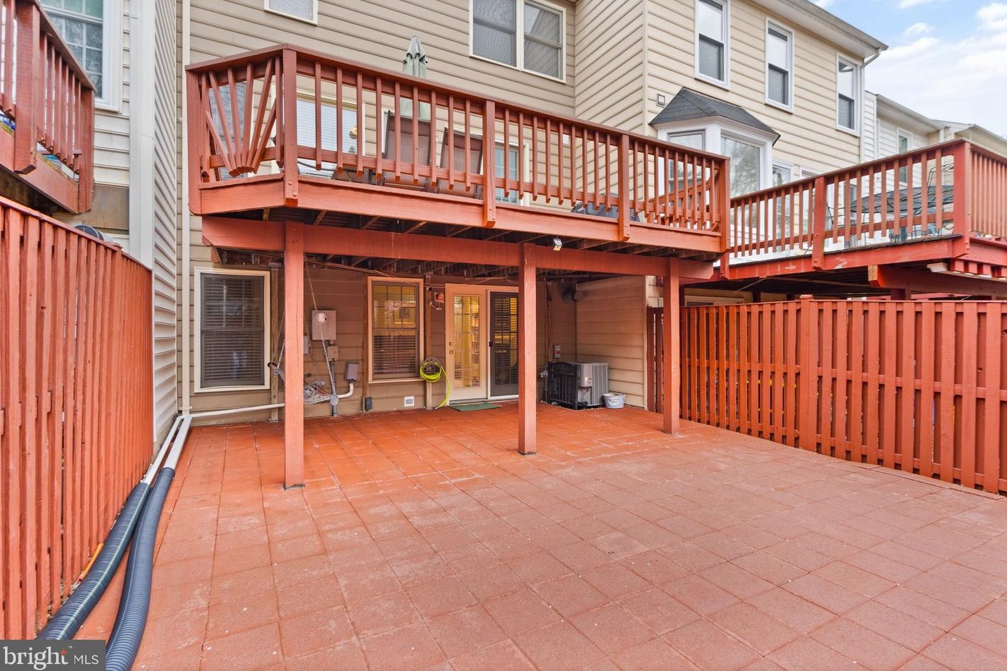 12704 Dogwood Hills Ln, Fairfax VA  22033-3243 exterior