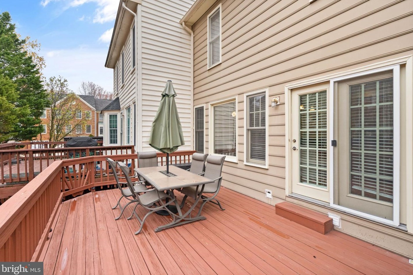 12704 Dogwood Hills Ln, Fairfax VA  22033-3243 exterior