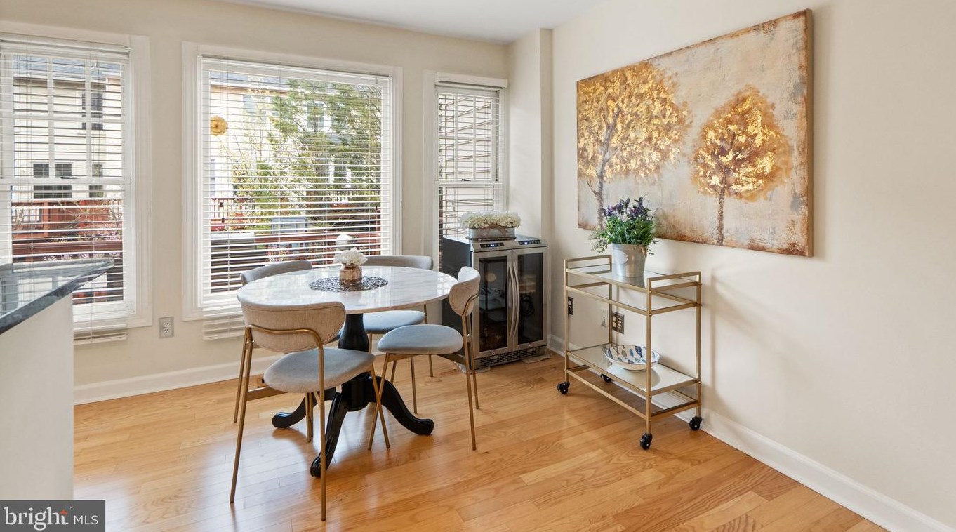 12704 Dogwood Hills Ln, Fairfax VA  22033-3243 exterior