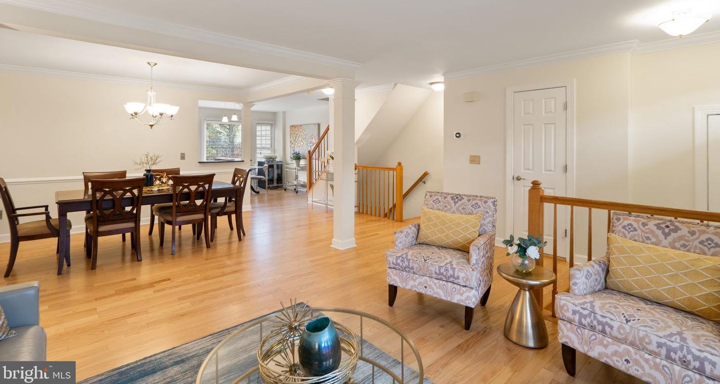 12704 Dogwood Hills Ln, Fairfax VA  22033-3243 exterior