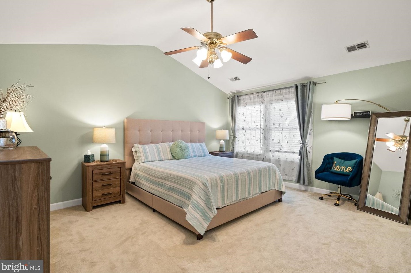 12704 Dogwood Hills Ln, Fairfax VA  22033-3243 exterior