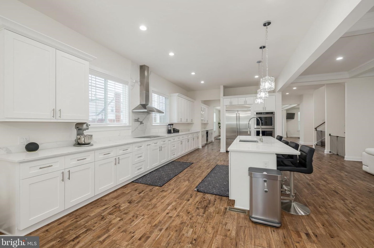 6031 Kathmoor Dr, Alexandria VA 22310-1730 exterior