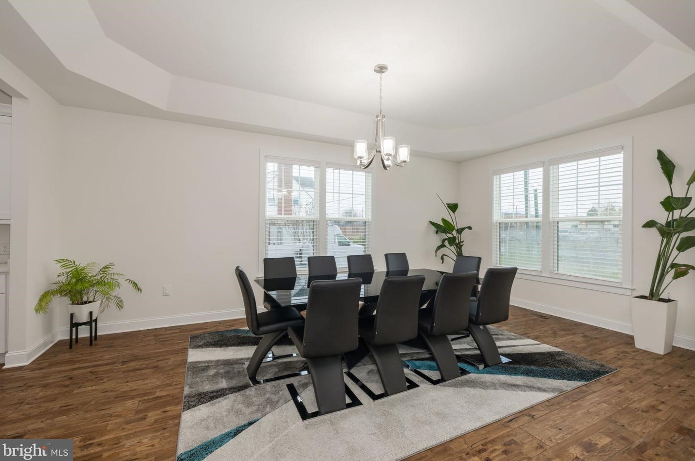 6031 Kathmoor Dr, Alexandria VA 22310-1730 exterior