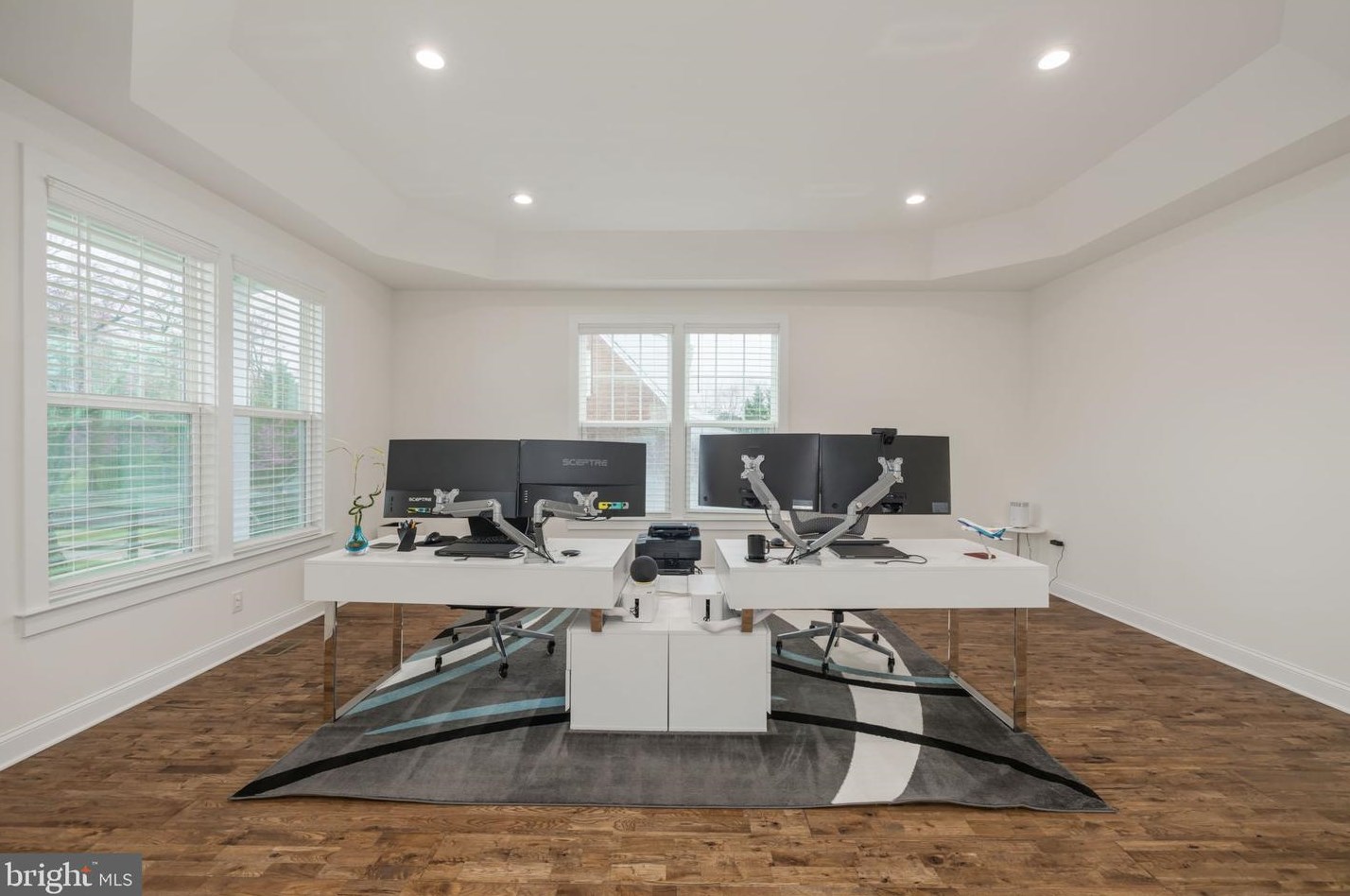 6031 Kathmoor Dr, Alexandria VA 22310-1730 exterior