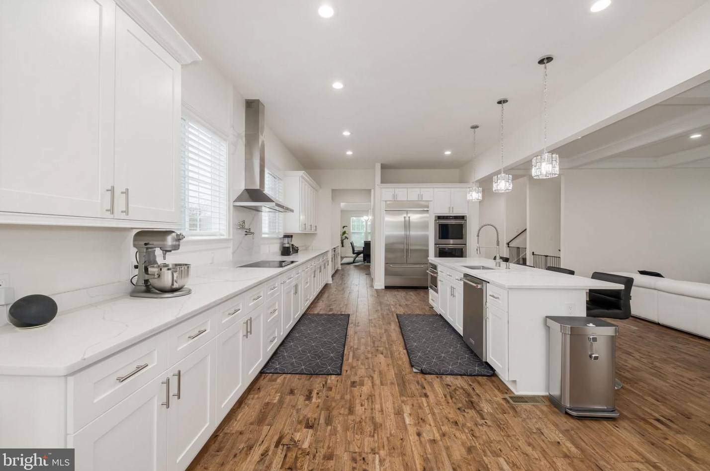 6031 Kathmoor Dr, Alexandria VA 22310-1730 exterior