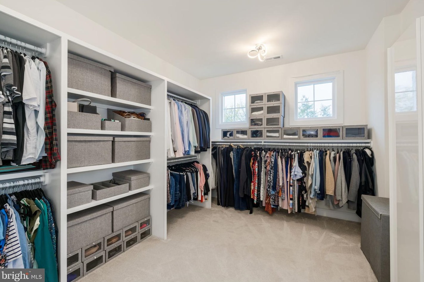 6031 Kathmoor Dr, Alexandria VA 22310-1730 exterior