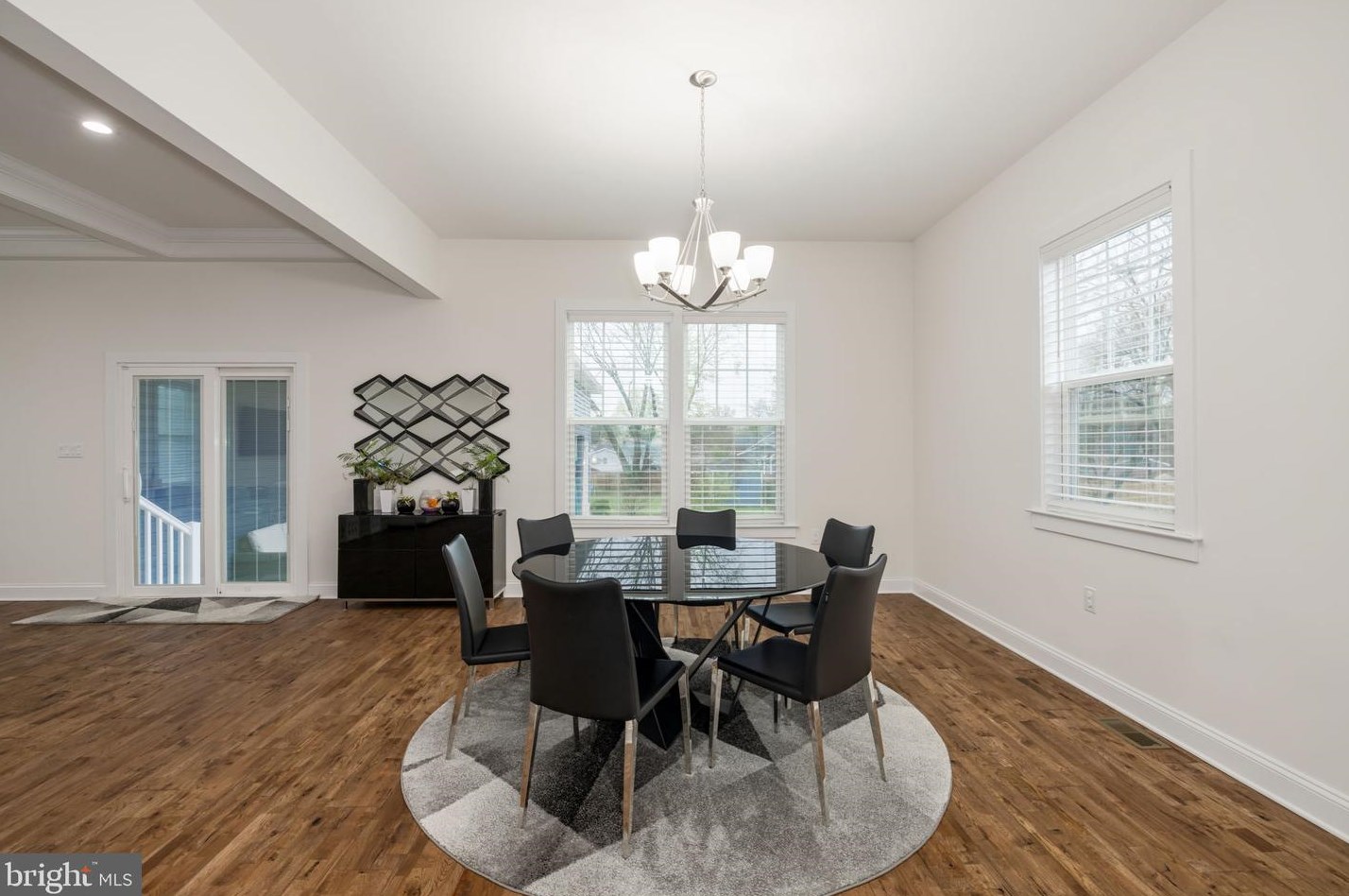 6031 Kathmoor Dr, Alexandria VA 22310-1730 exterior