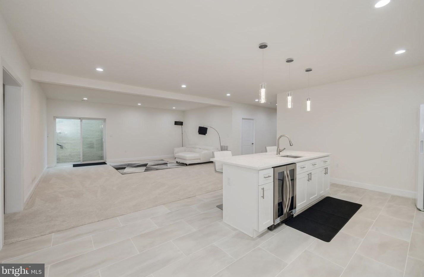 6031 Kathmoor Dr, Alexandria VA 22310-1730 exterior