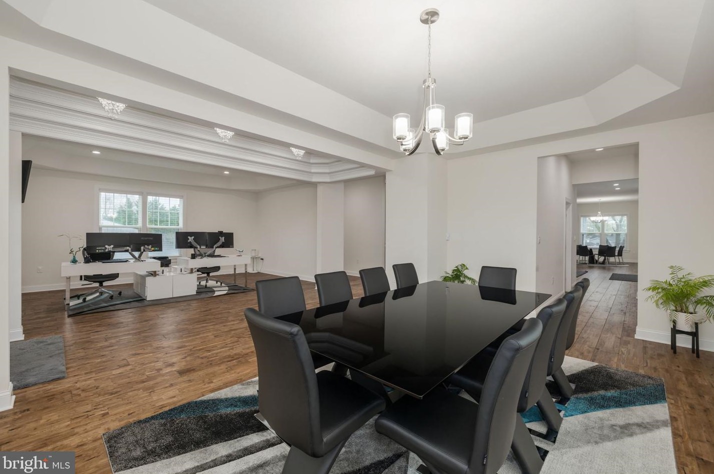 6031 Kathmoor Dr, Alexandria VA 22310-1730 exterior