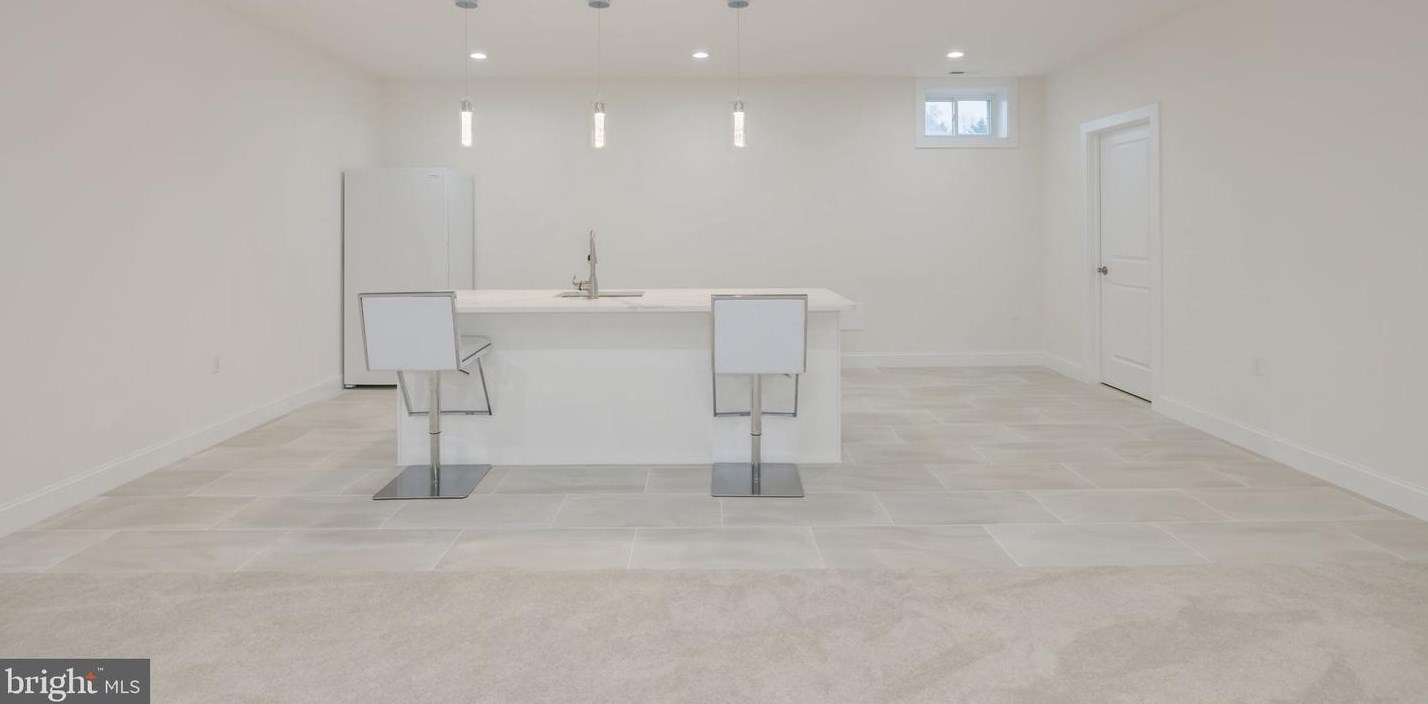 6031 Kathmoor Dr, Alexandria VA 22310-1730 exterior