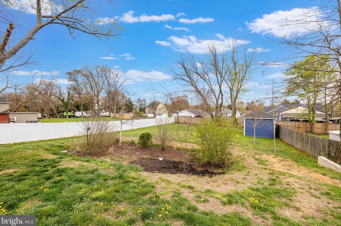 6031 Kathmoor Dr, Alexandria VA 22310-1730 exterior