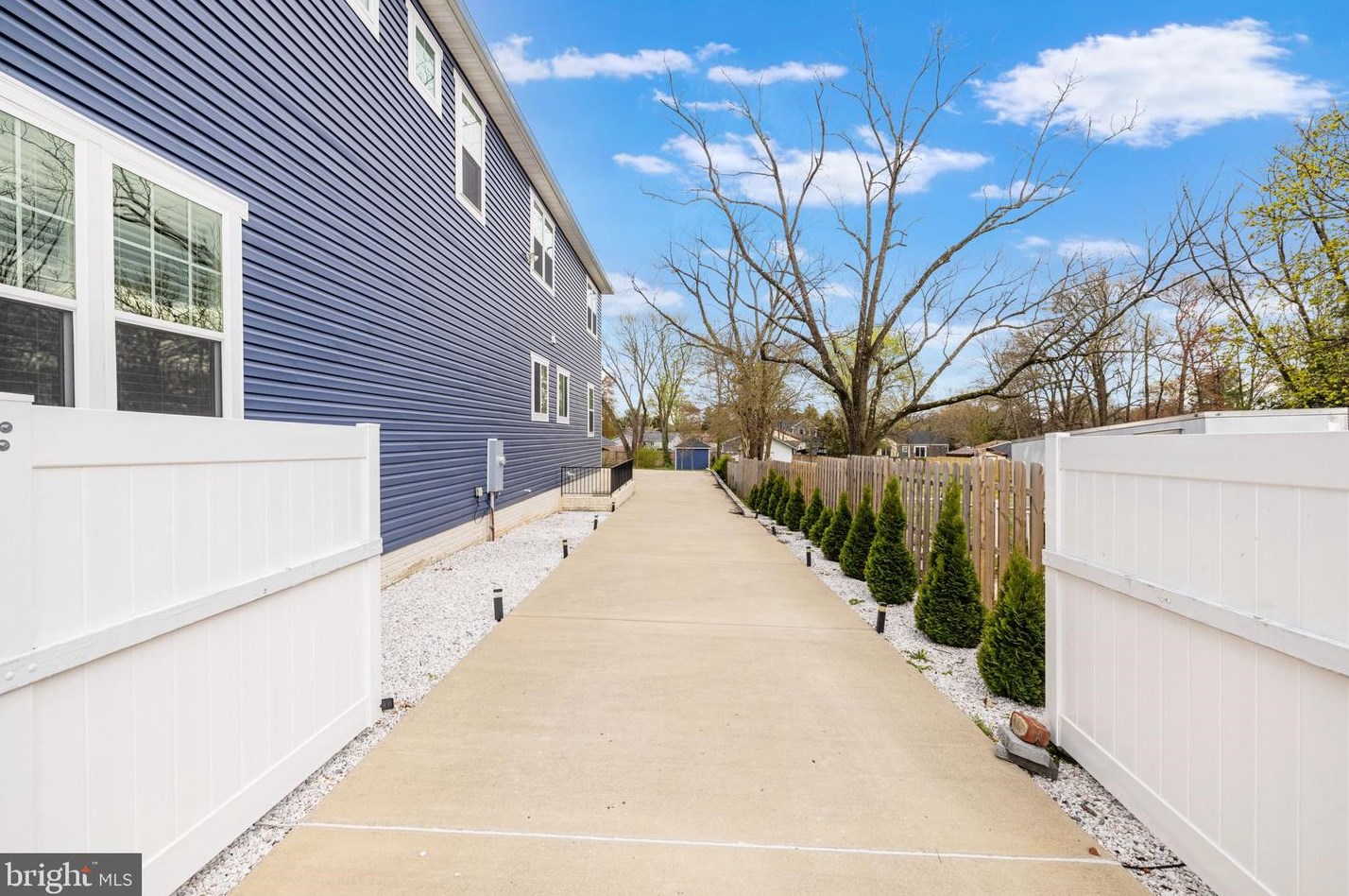 6031 Kathmoor Dr, Alexandria VA 22310-1730 exterior