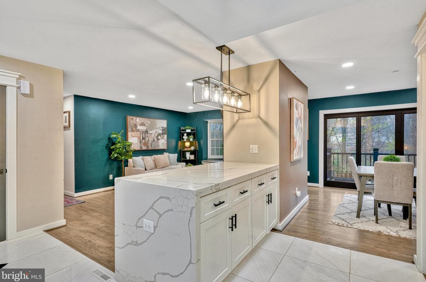 5208 Easton Dr, Springfield VA  22151-3010 exterior