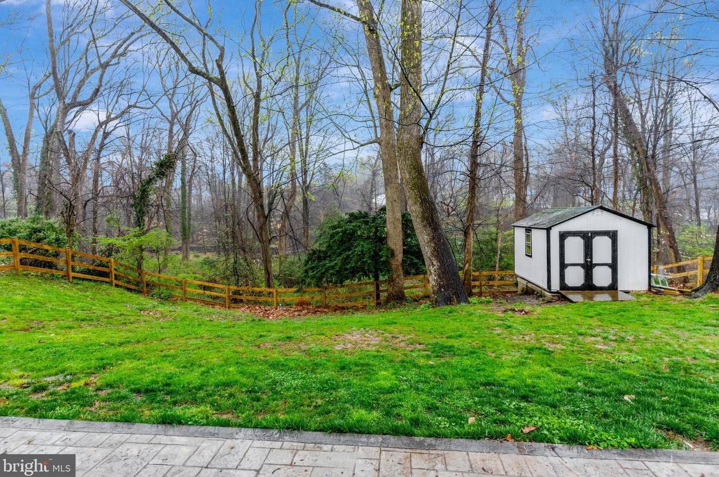 5208 Easton Dr, Springfield VA  22151-3010 exterior