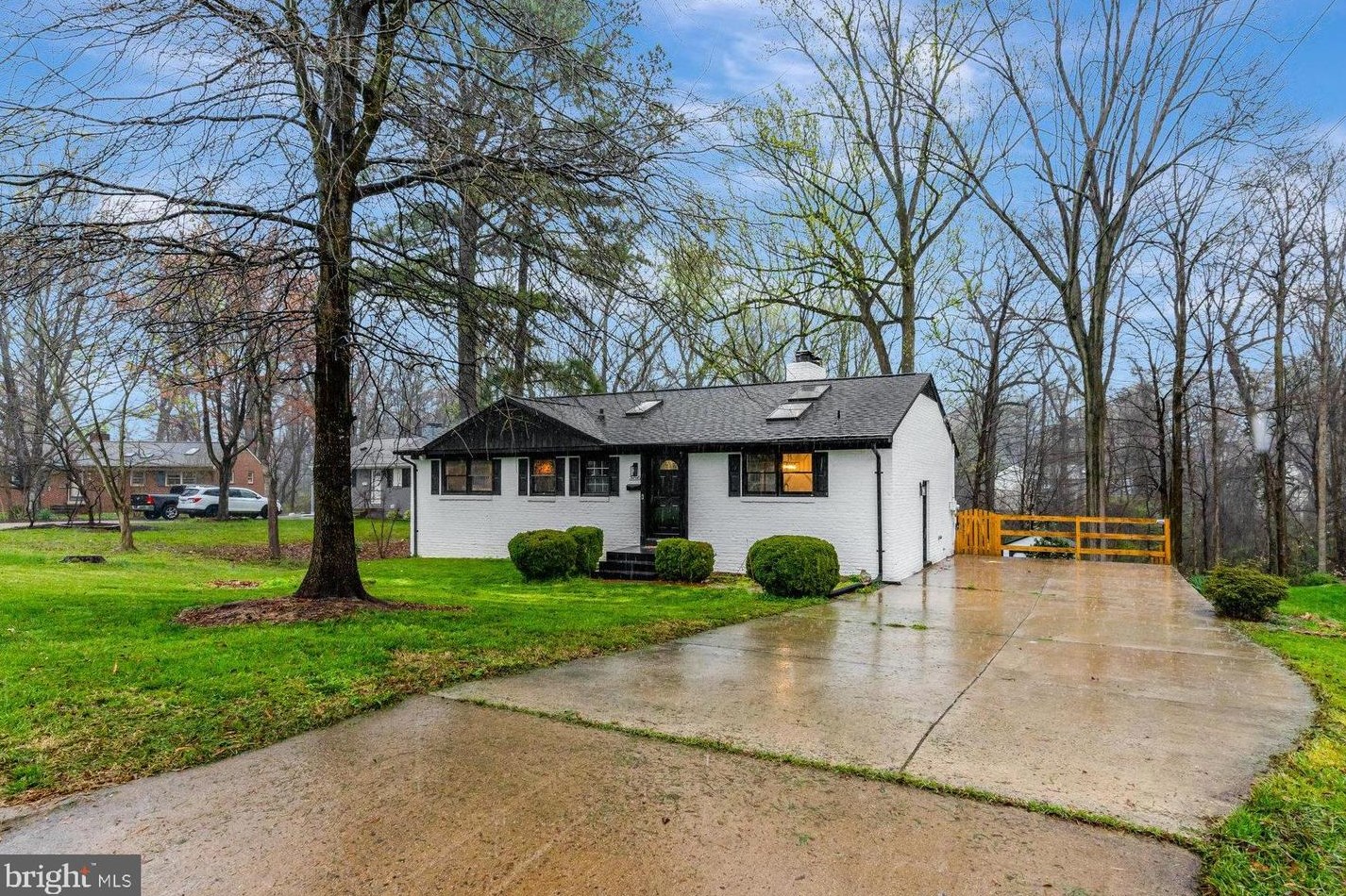 5208 Easton Dr, Springfield VA  22151-3010 exterior