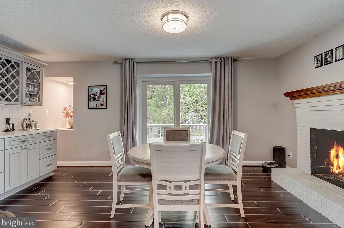 6555 Spring Valley Dr, Alexandria VA  22312-2134 exterior