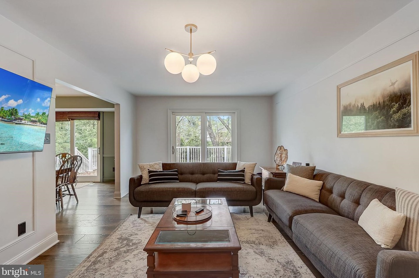 6555 Spring Valley Dr, Alexandria VA  22312-2134 exterior