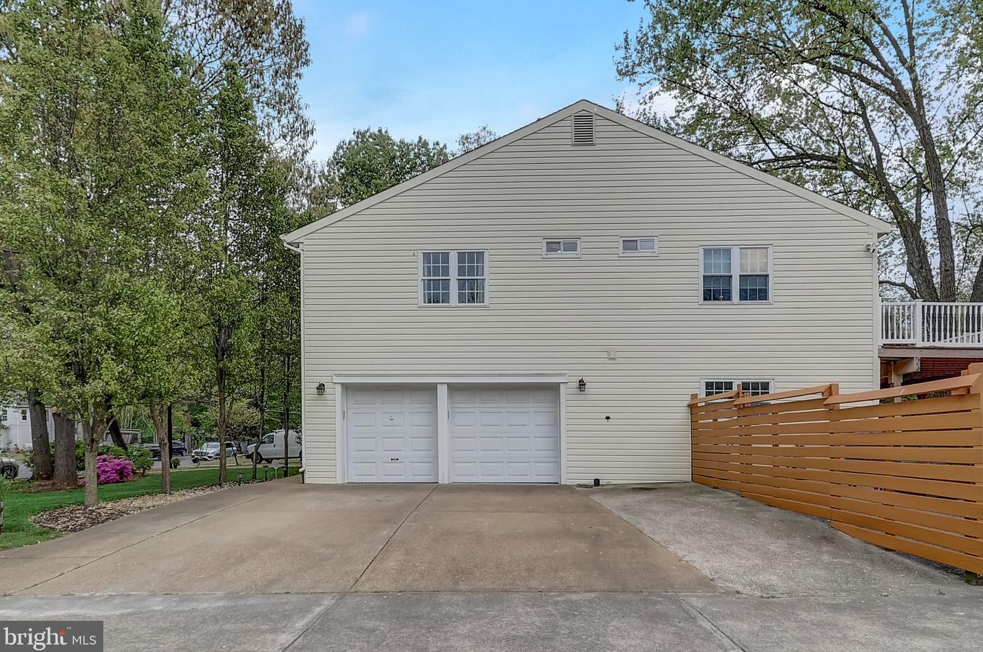 6555 Spring Valley Dr, Alexandria VA  22312-2134 exterior