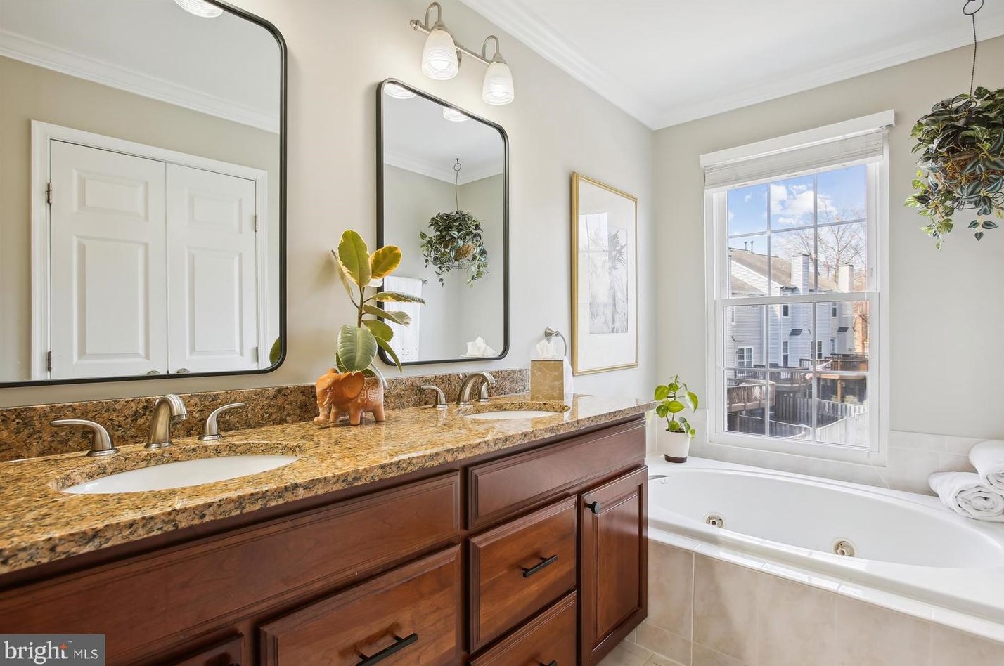 3021 Barden Oaks Ct, Vienna VA  22124-2500 exterior