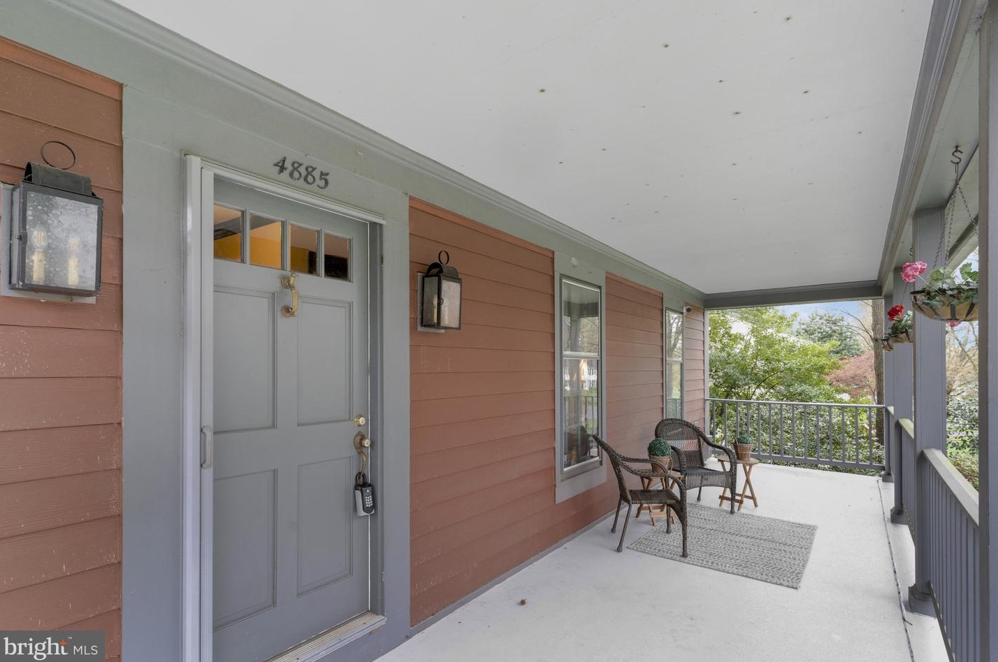 4885 Oakcrest Dr, Fairfax VA  22030-4568 exterior