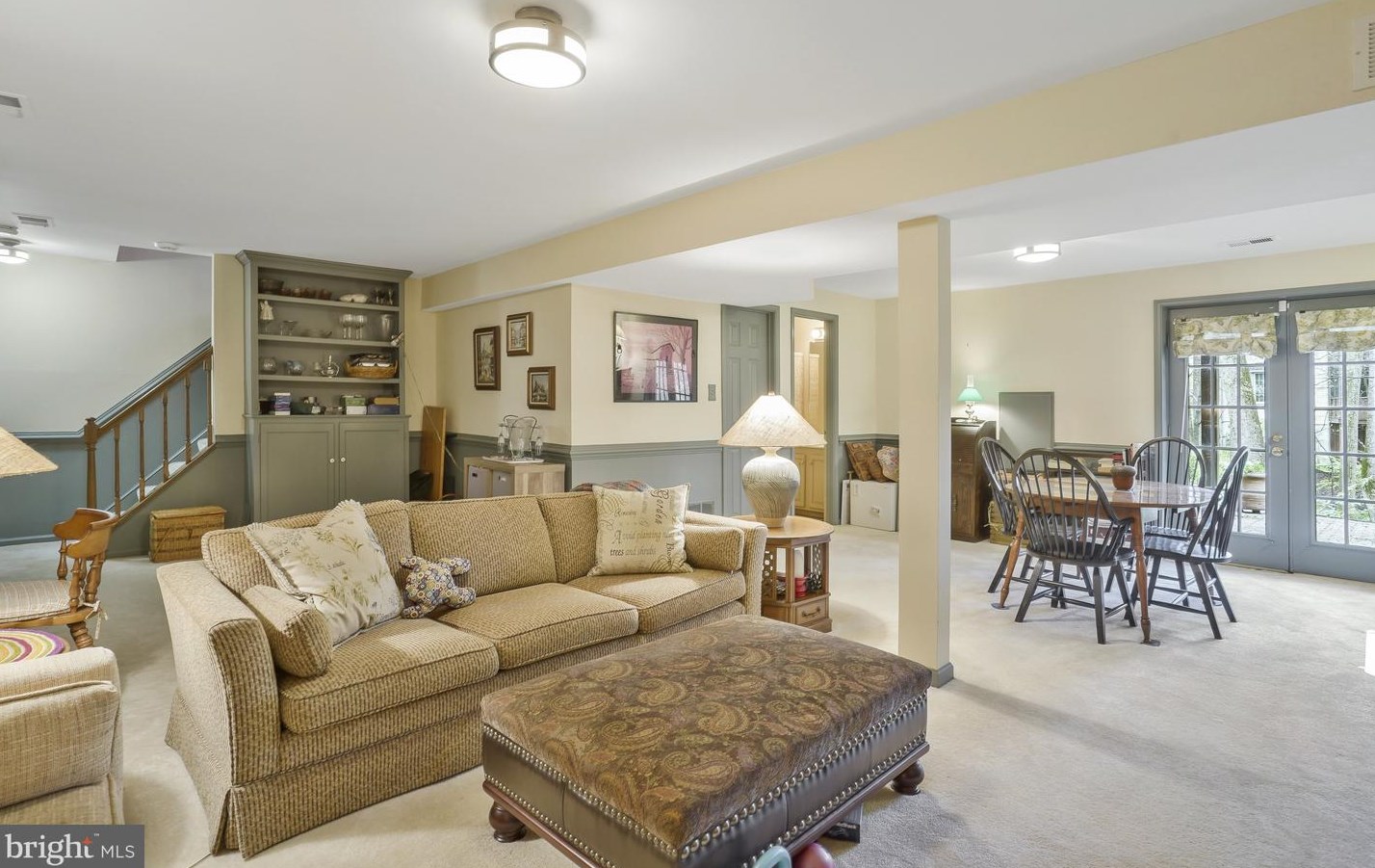 4885 Oakcrest Dr, Fairfax VA  22030-4568 exterior