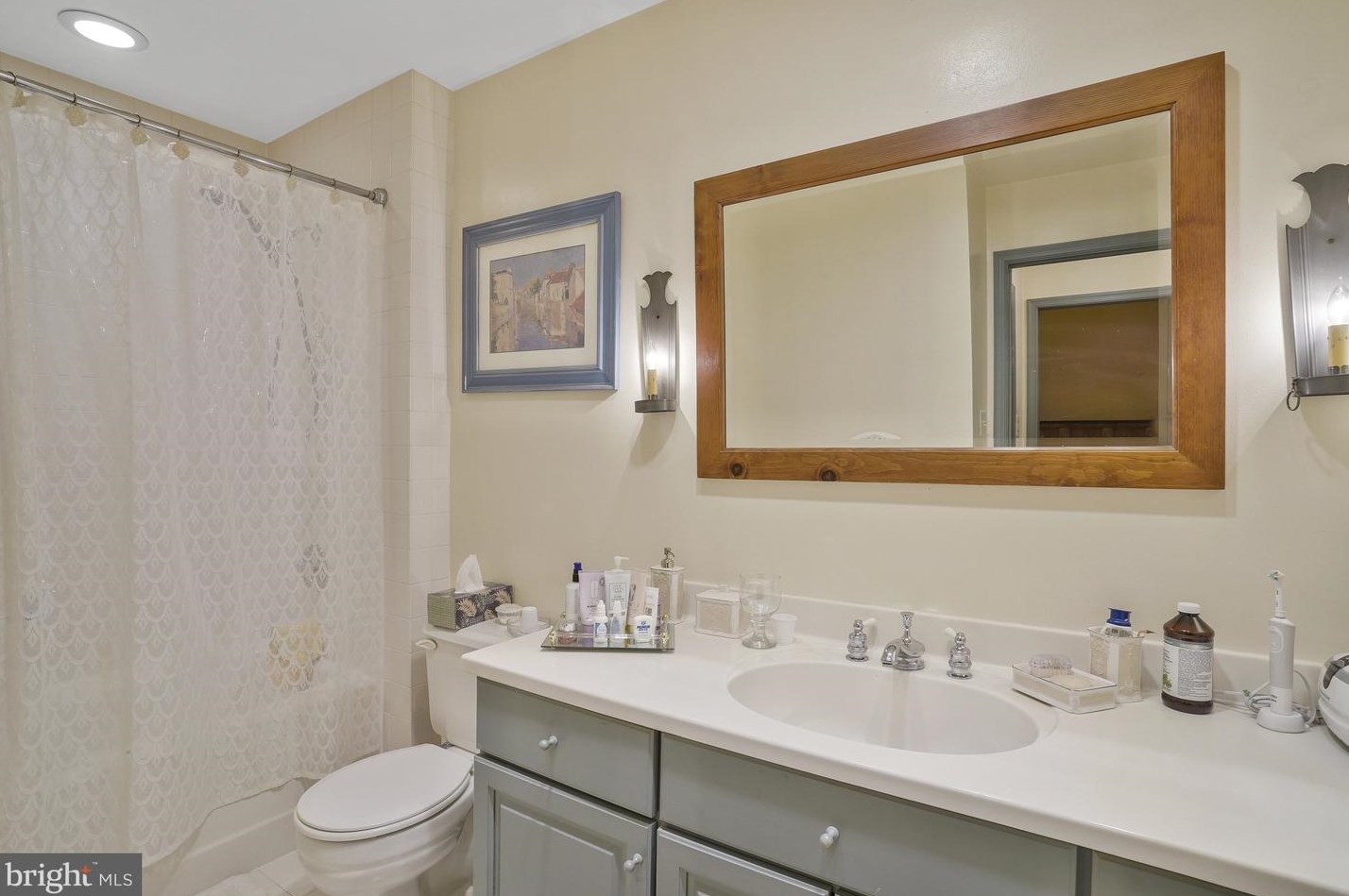 4885 Oakcrest Dr, Fairfax VA  22030-4568 exterior